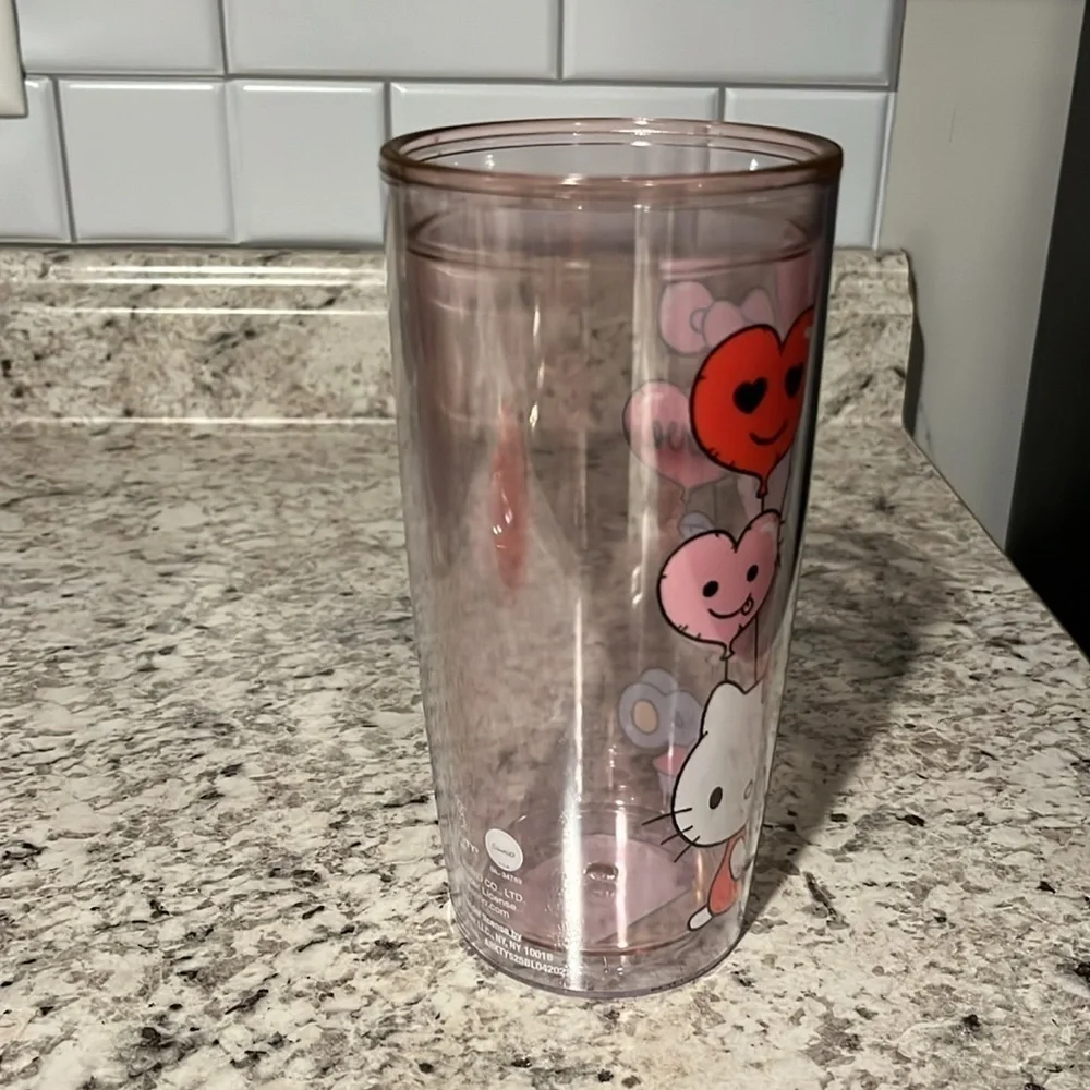 🆕 Hello Kitty Heart Balloons Tumbler with Lid